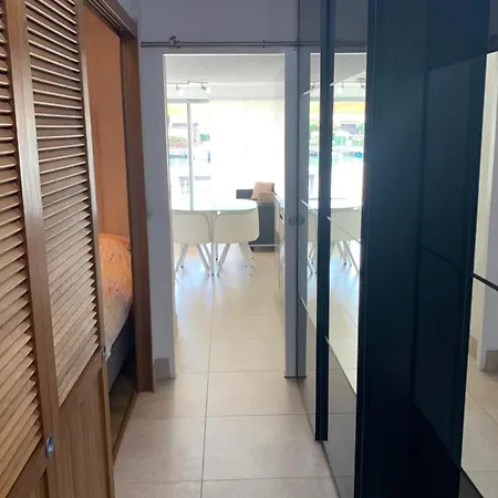 Studio With Terrace Overlooking Marina 公寓 *